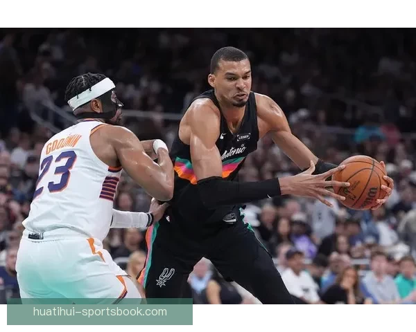 文班亚马26分14篮板马刺三人20+大胜热火豪取六连胜